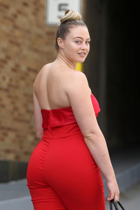 iskra lawrence naked|Model Iskra Lawrence Admits to Punishing Her Body in